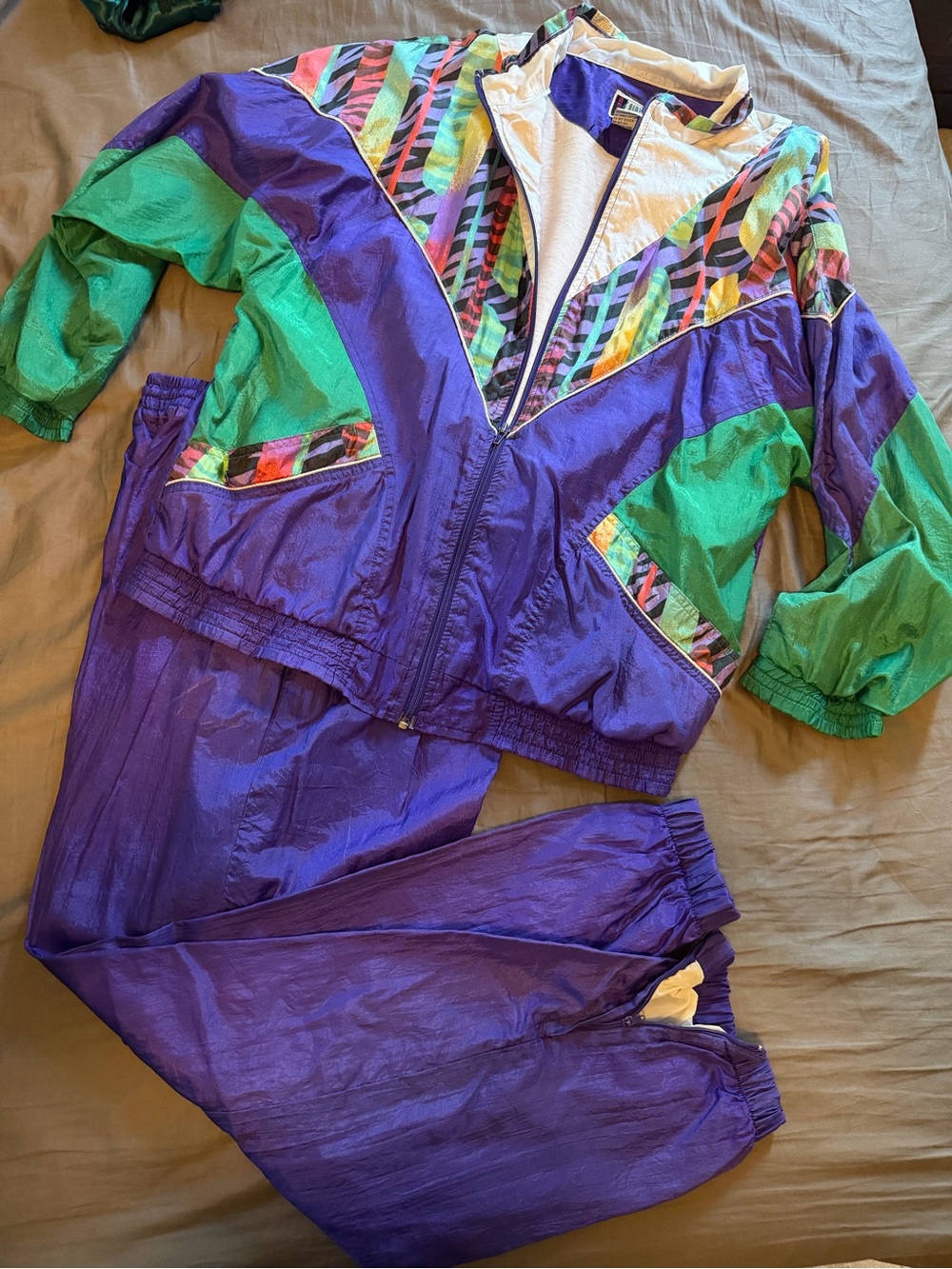 1990 tracksuit!! Calling all vintage lovers!